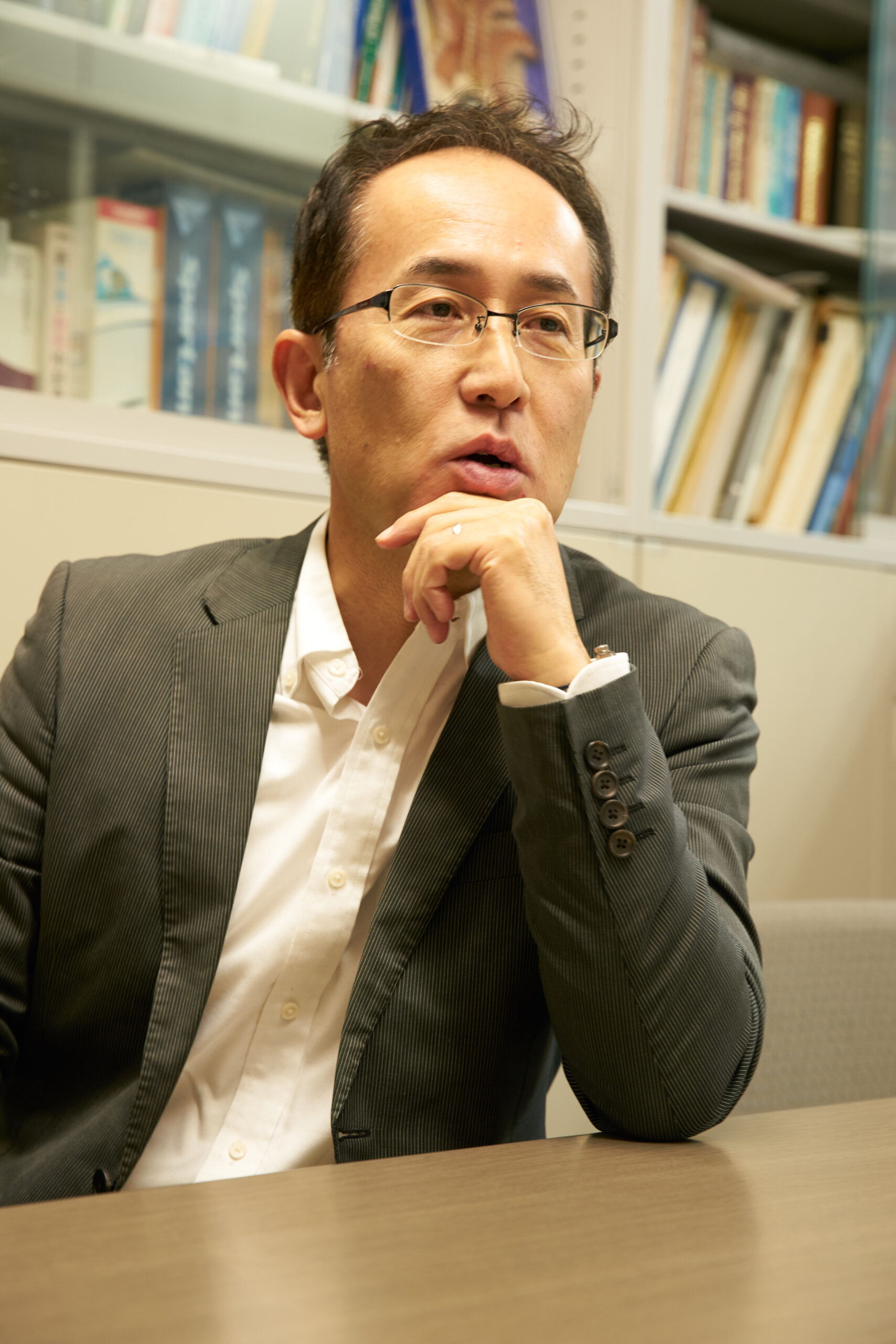井原　敏博