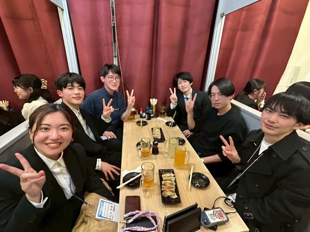 このまま指で餃子をタベルノデス