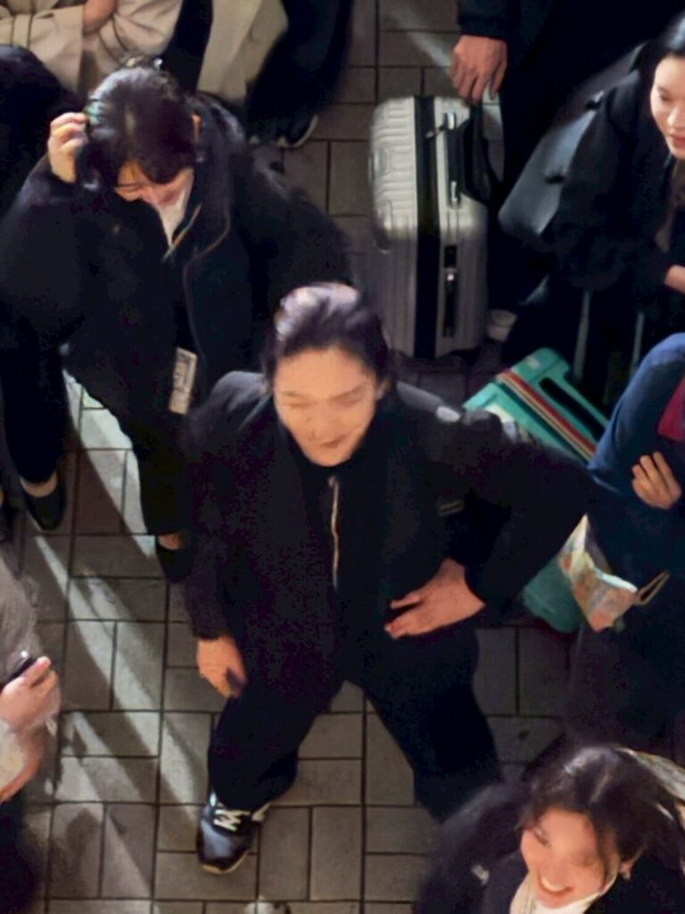 なぜこの写真を撮った・・・そして・・・君はいったいこの時何を思っていたんだ・・・w