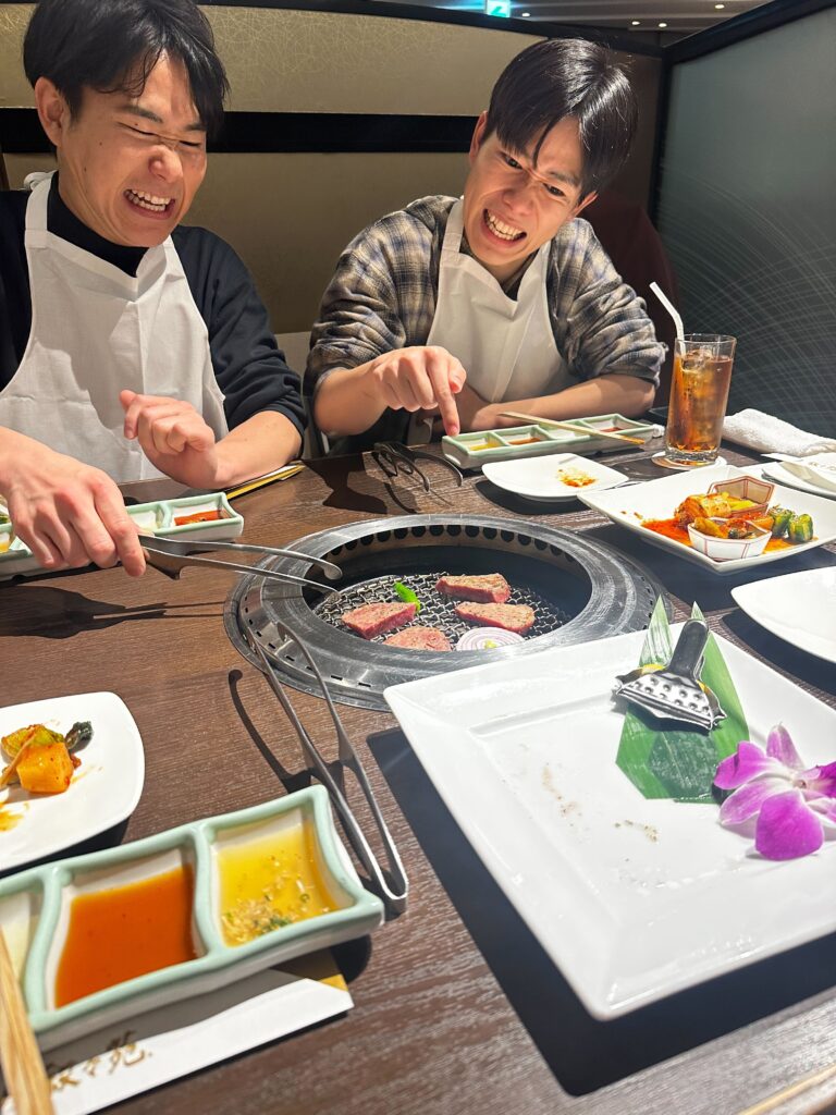 ヒトは捕食の時には欲望を隠しきれない