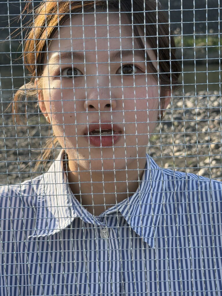 私捕まりました！という現時点で限界を突破したボケを炸裂させるM2。後悔すればいいのだ。俺はその写真をしっかりとアップすることができる勇気を持っているのだ。
